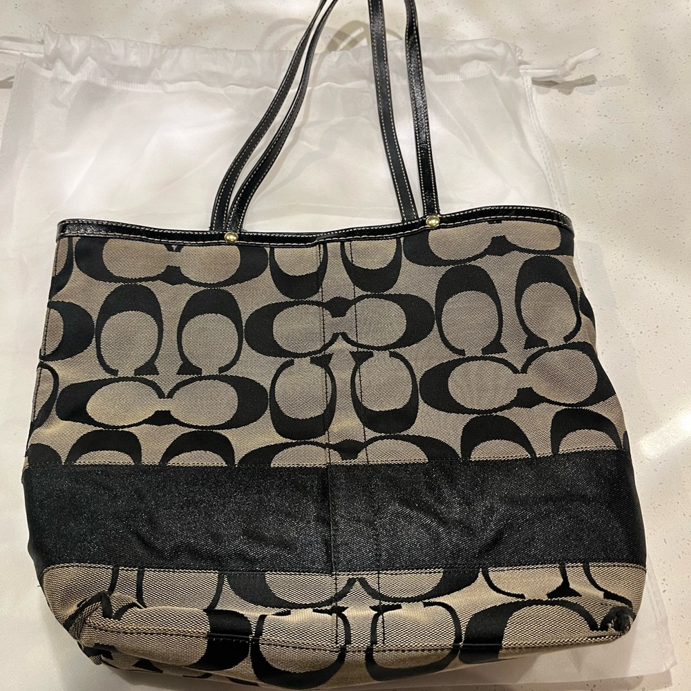 Coach tote - Picture 1 of 3